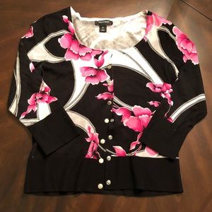 Black floral cardigan with 3/4 sleeve